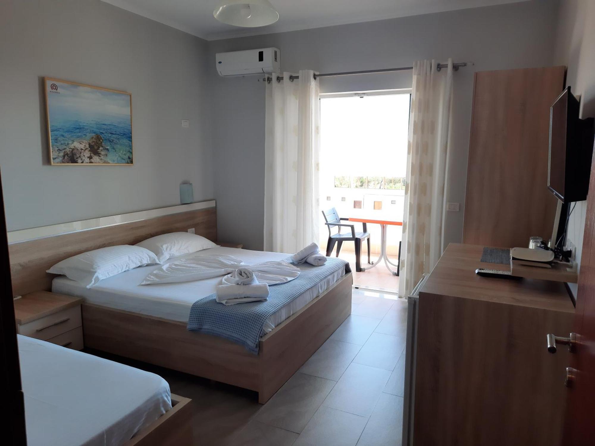 Augustus Hotel Dhërmi Habitación foto