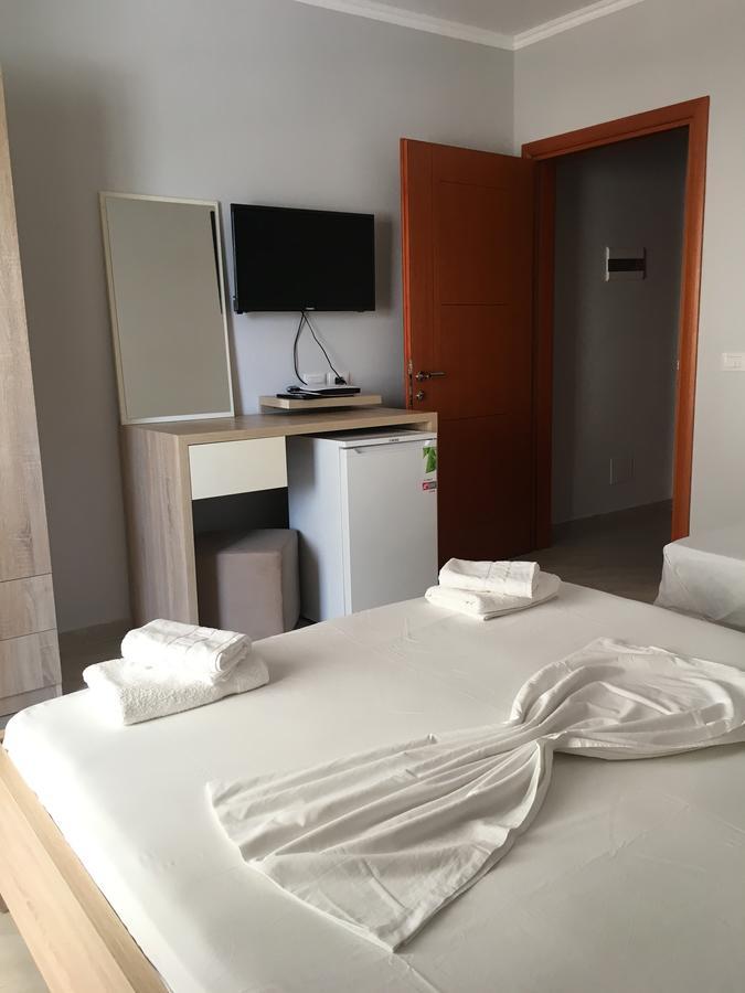 Augustus Hotel Dhërmi Habitación foto